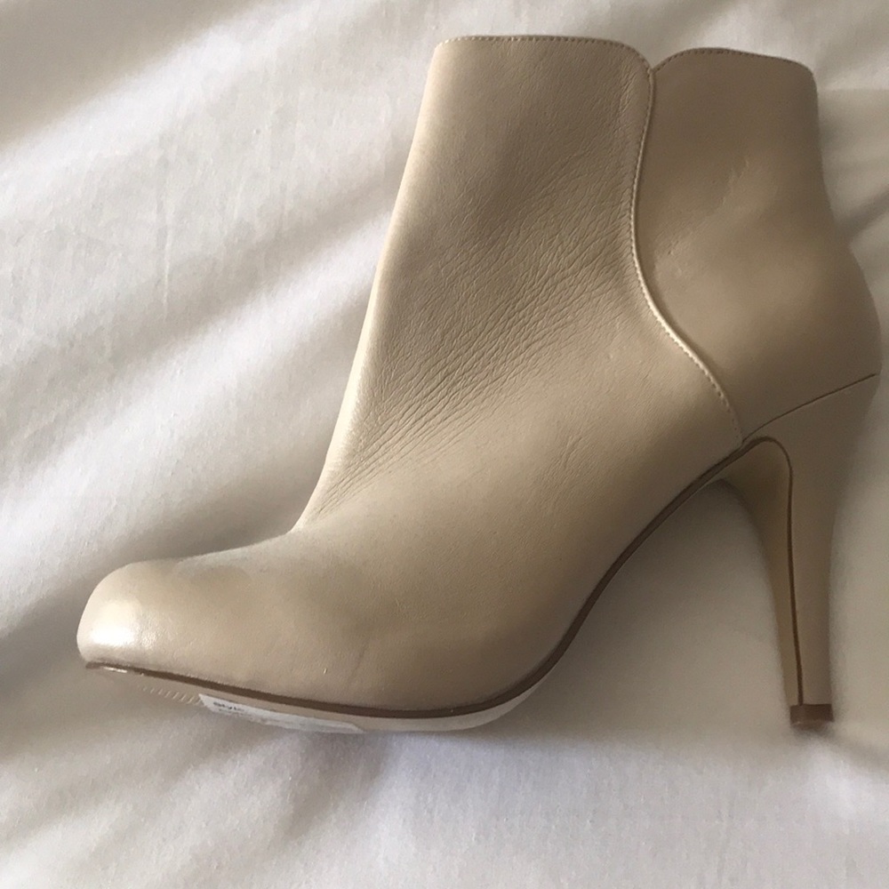Nine West booties size 8.